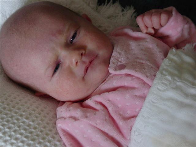 Anna - 6 weeks 014 (Small).jpg