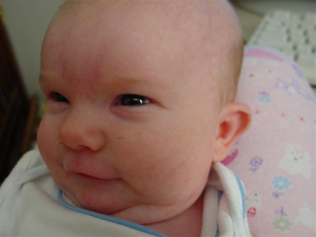 Anna - 6 weeks 027 (Small).jpg