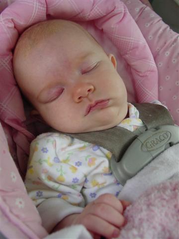 Anna - 8 weeks 029 (Small).jpg