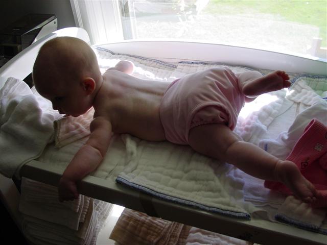 anna-5-months-004-small.jpg