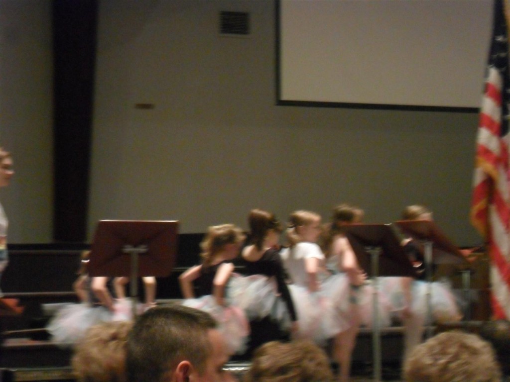 Anna's dance routine.  MORE CUTE!