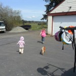 Running to look at the barn. (funny story - they were way ahead of us and went in the barn. A minute later, Maggie runs out screaming in fear... "HORSIE IN DERE!"